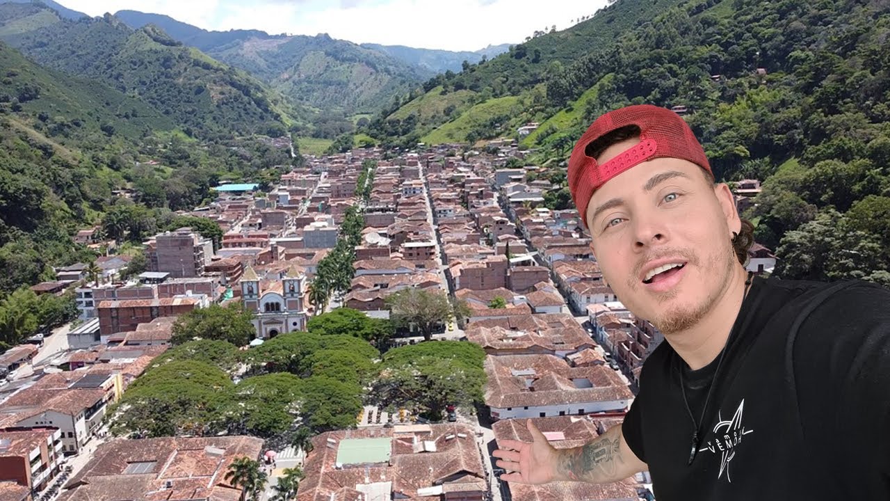 Historia y arquitectura: Descubre el Paseo Bolívar en Medellín