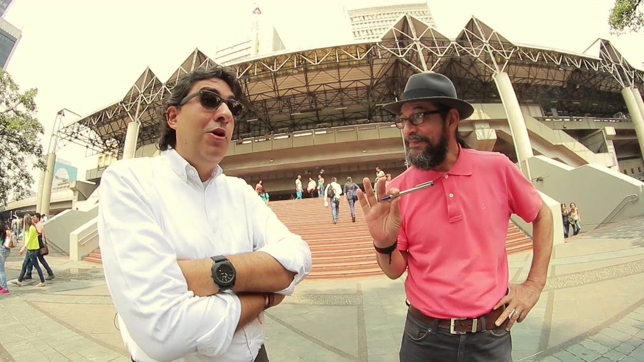 Historia y arquitectura: Explora el Parque Berrío en Medellín