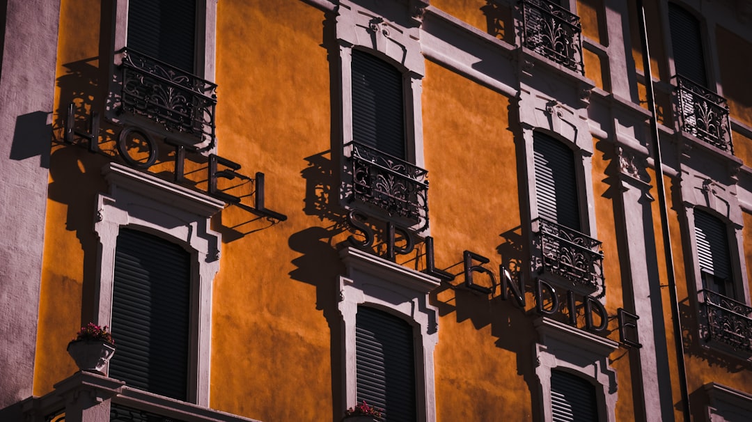 como se llama la zona rosa de medellin