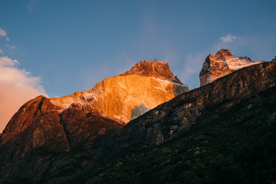 Dónde encontrar el lago más hondo del mundo: Una guía completa de destinos impresionantes