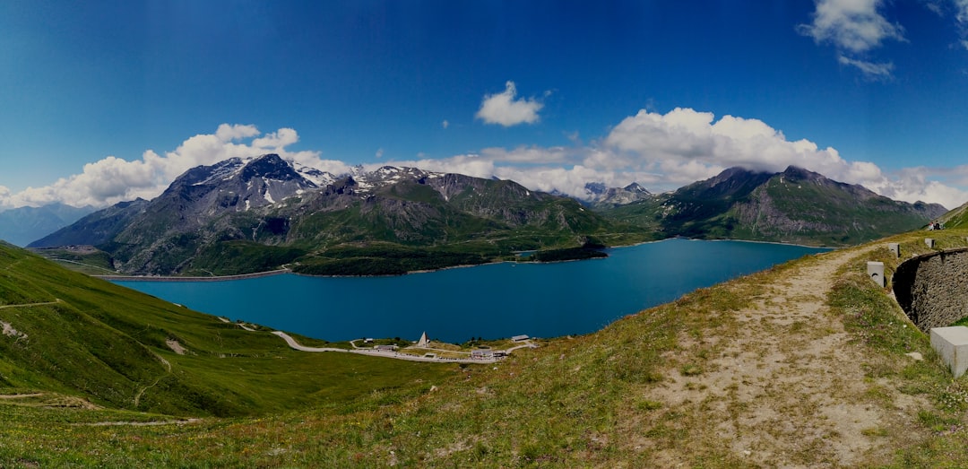 Descubre quién cuida el lago Titicaca: todo lo que necesitas saber