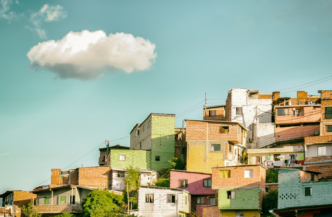 Cuántos Habitantes Tiene Medellín: Población Actualizada 2023