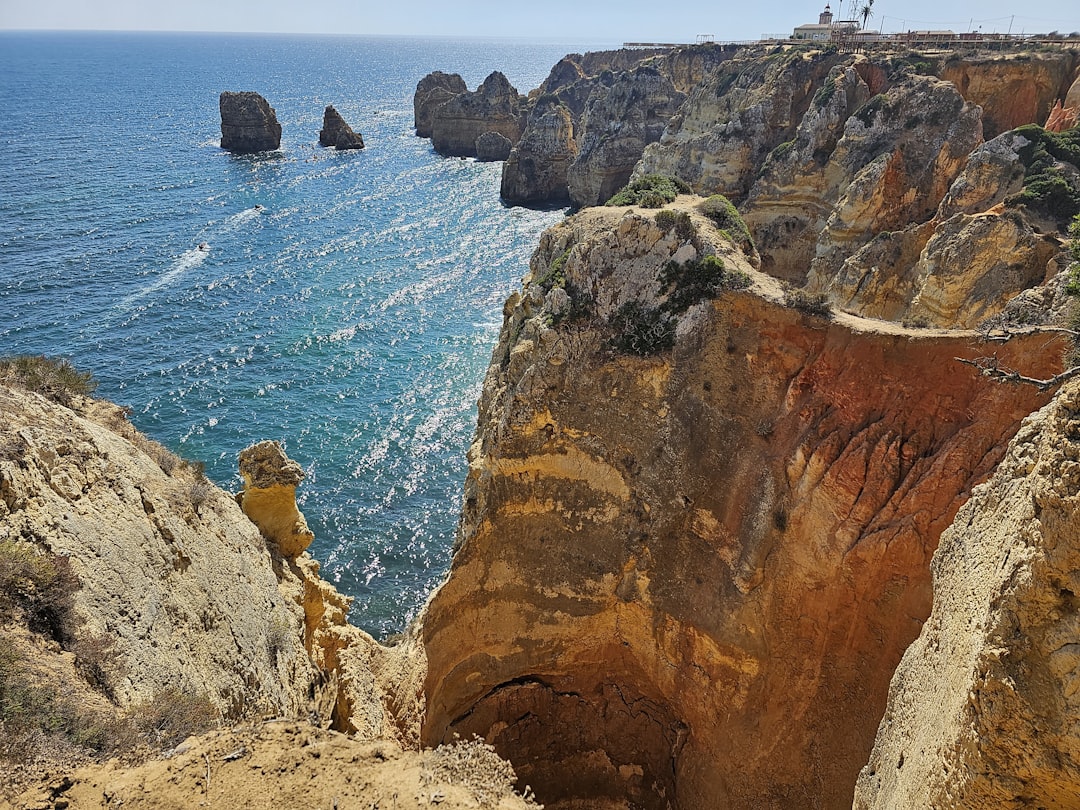 Descubre los Lagos Más Grandes de Sudamérica: Maravillas Naturales y Su Importancia